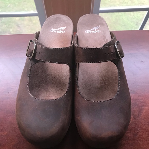 Cute Mary Jane Clogs - Picture 2 of 6